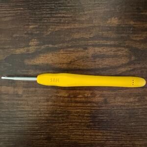 *New* The Woobles Sam the Sloth Yellow Collectible Crochet Hook - Never Used